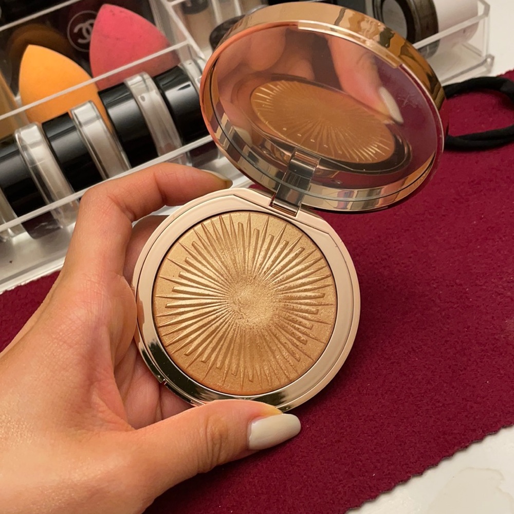 Charlotte tilbury magic star highlighter